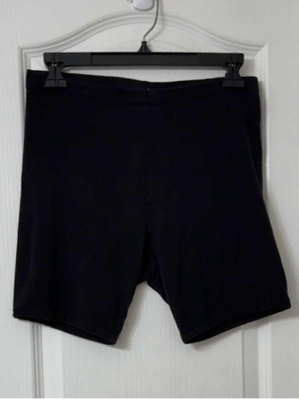 H&M black stretch biker shorts 6 inch size M